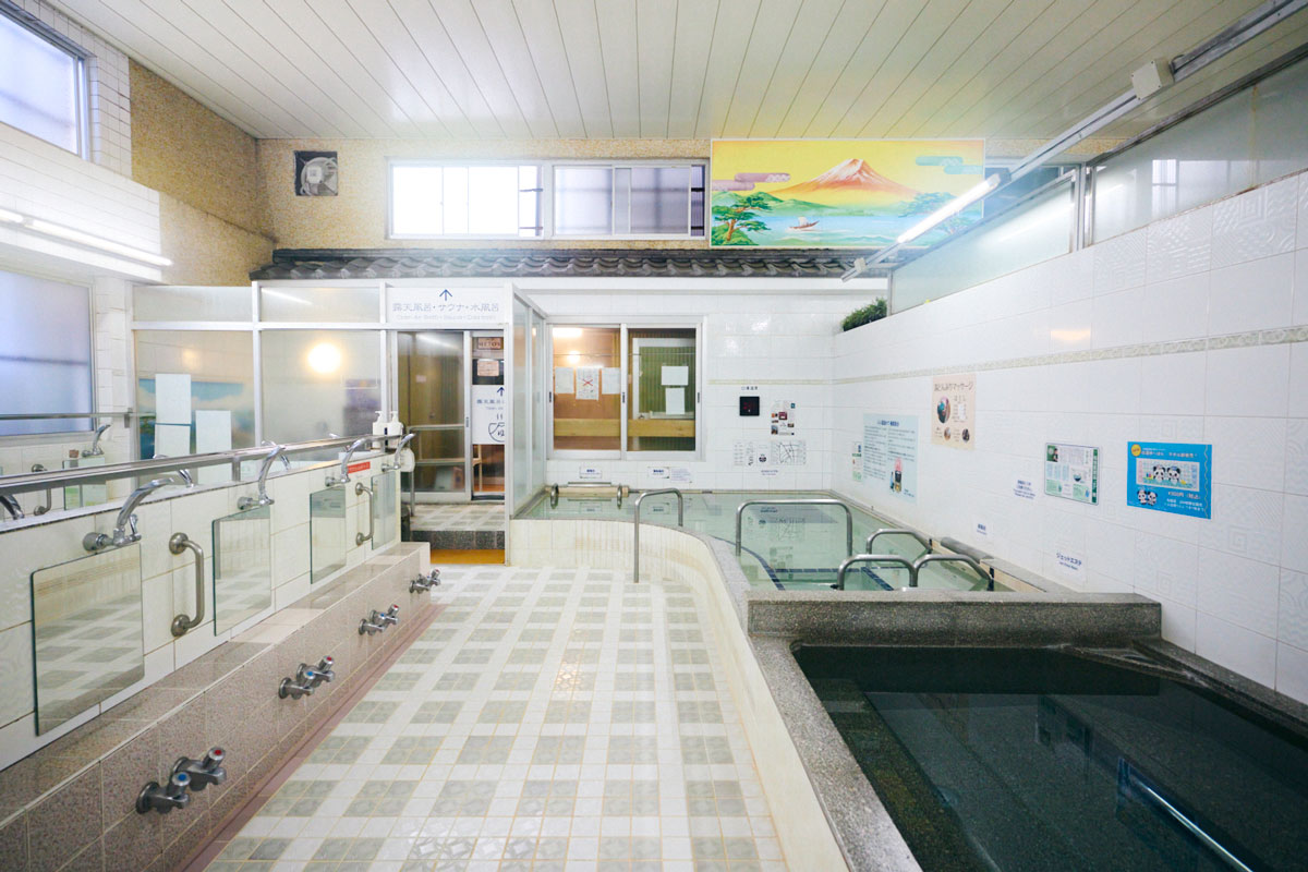 湯どんぶり 栄湯 男湯の内風呂