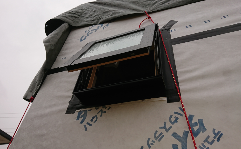 トイレの窓(外観)