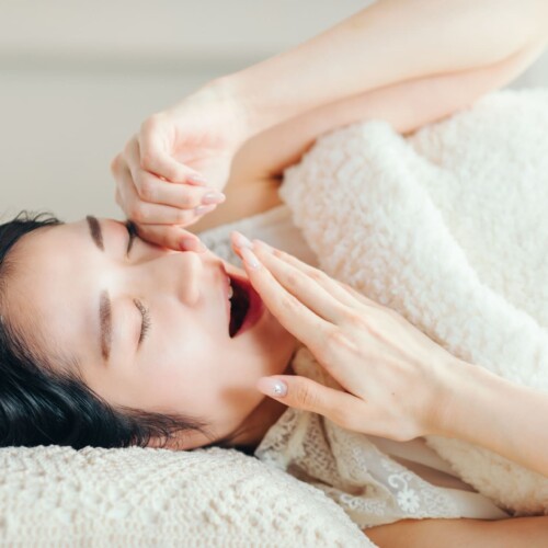 【秋の不調】やたら眠いのは寒暖差疲労による「体のSOS」かも