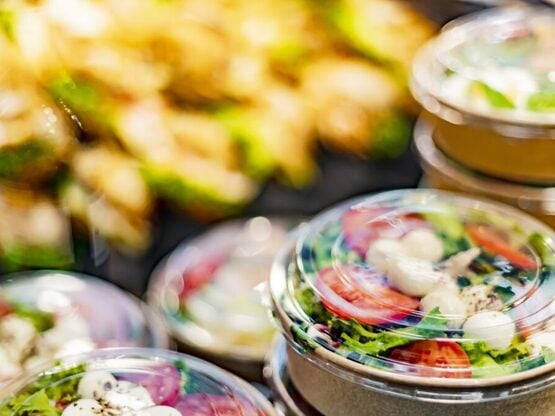 Delivery και έτοιμο φαγητό: Το ποσό-έκπλ...