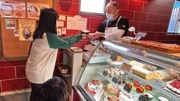 1月1日生まれは「誕生日ケーキが食べられない?」 元日営業を30年続けるケーキ店「求められる限り続けたい」|TBS NEWS DIG
