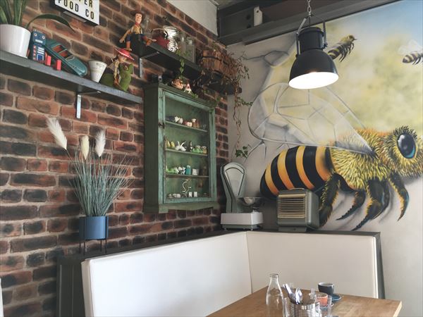 HALRAN PEPPERのカフェの内装