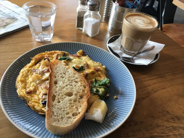 落ち着いた雰囲気のカフェです