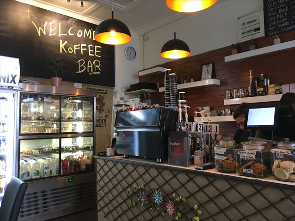 オークランドのカフェには無料wifiは欲しい 笑