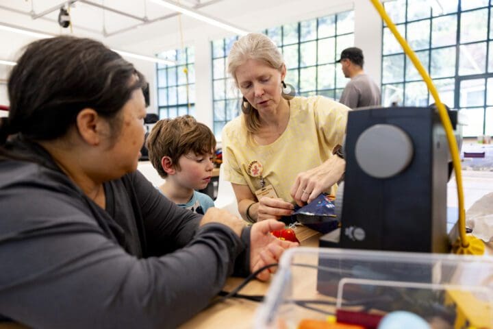 Oakland Makerspace Repair Advice Clinic