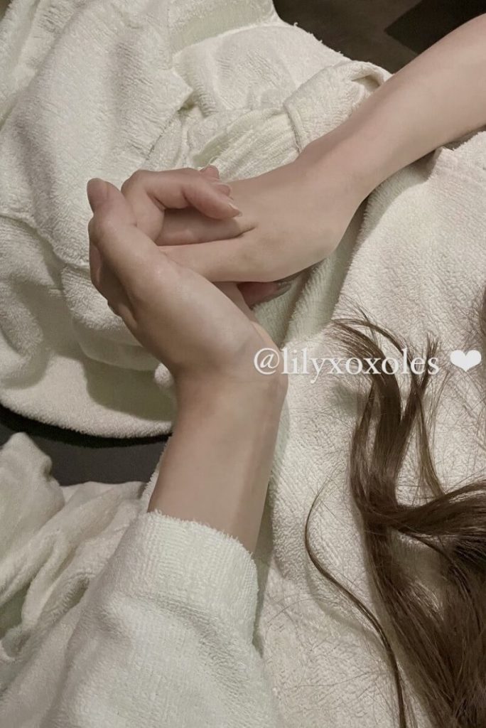 日本高质量女同博主 lilyxoxoles(Ririka&Aya)onlyfans资源合集下载【16P+42V】 17 09082234682