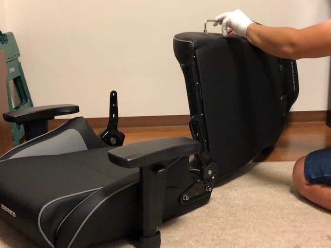 AKRACINGゲーミングチェアPro-Xの組み立て