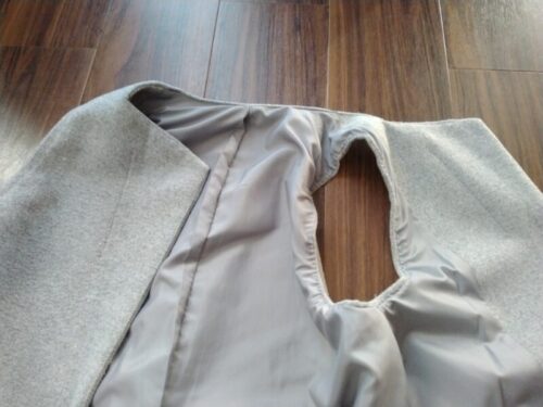 手縫いで裏地を付けた袖口部分