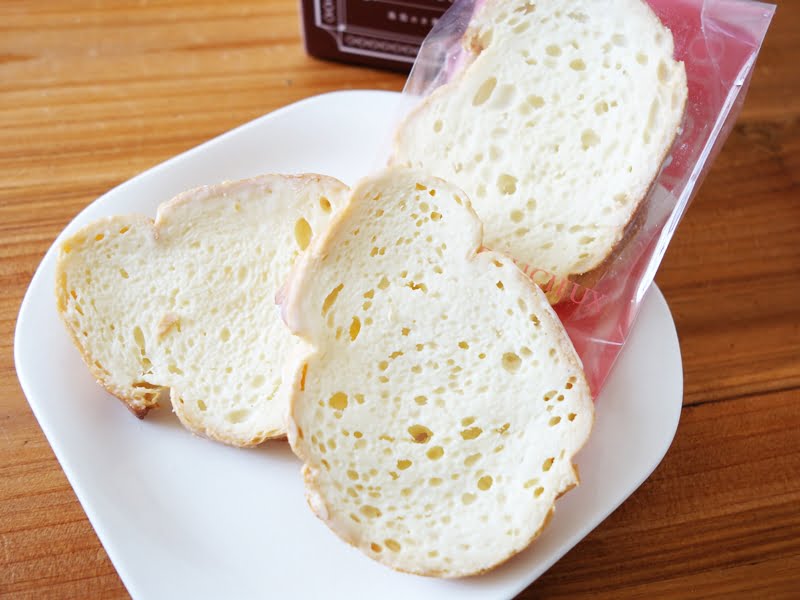 ラクダの足あと(ホワイトチョコ) アップ