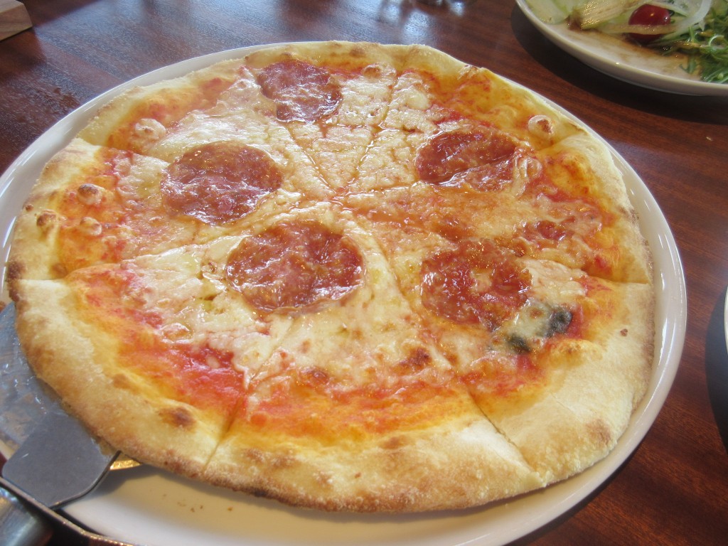 サラミのピッツァ