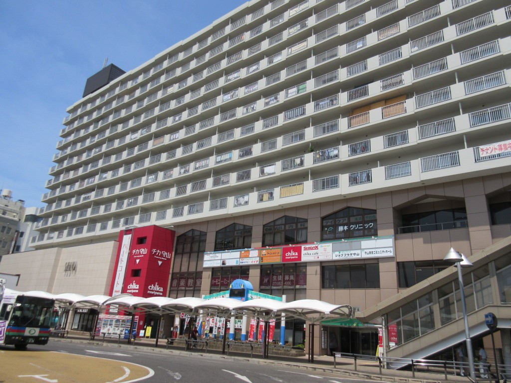 守山駅前のビル