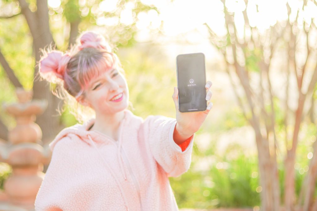 How does Earnin work