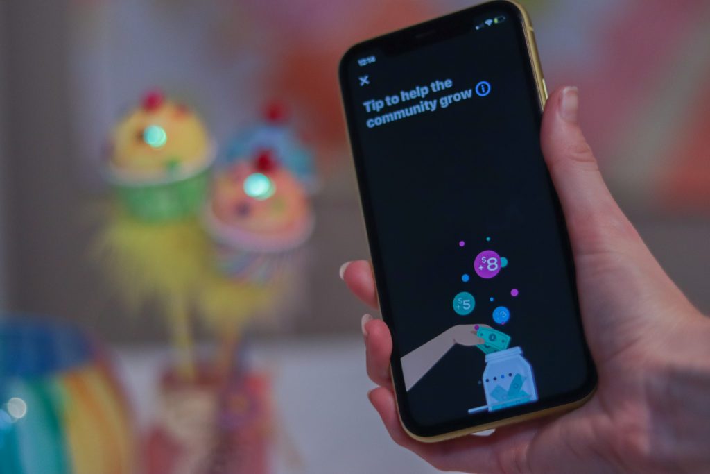 how much should you tip Earnin?