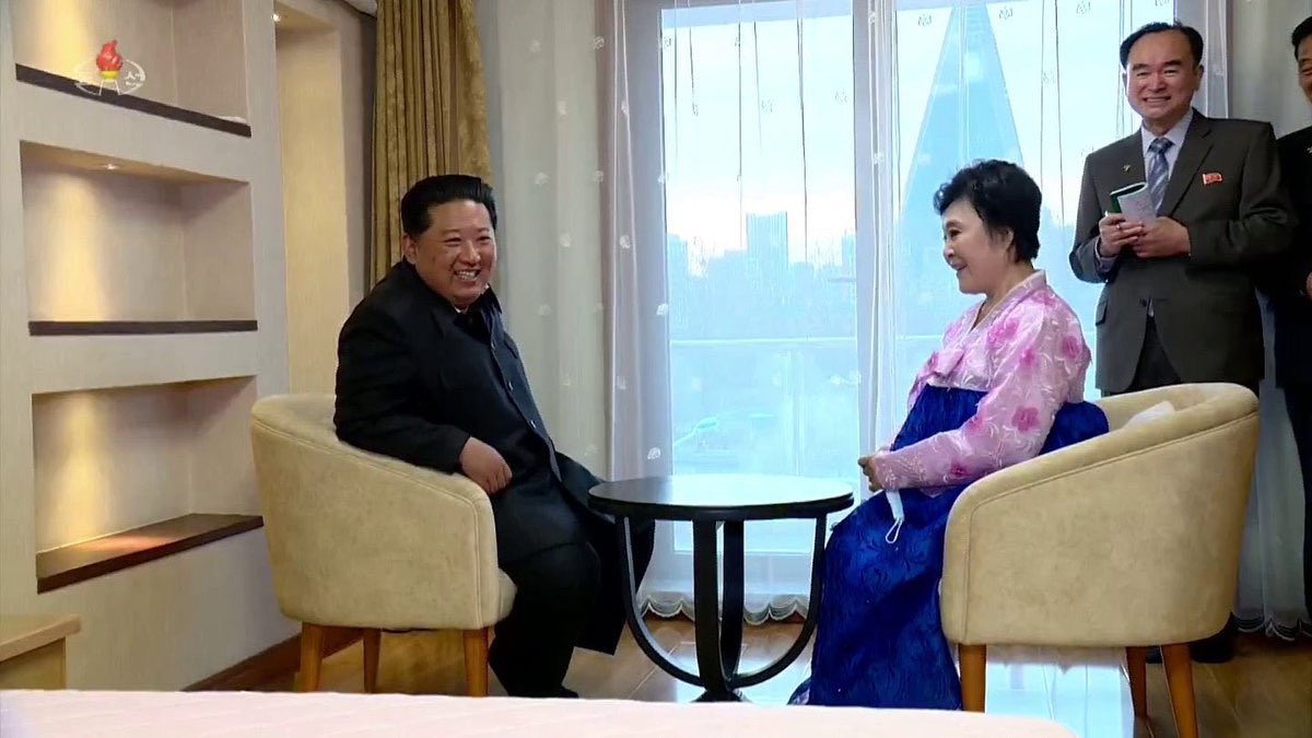 きし報道 アナウンサー おばさんかよw 証拠 スカートに関連した画像-05