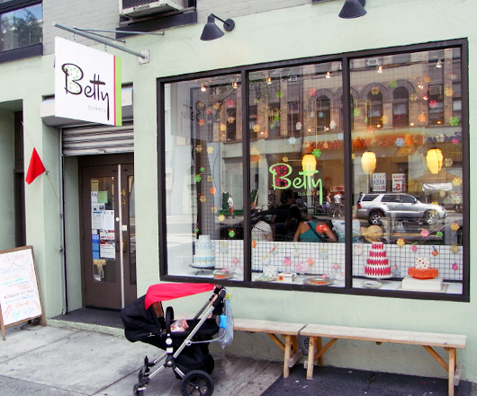 かわいいクッキーいっぱいのパン屋さん Betty_b0007805_111779.jpg