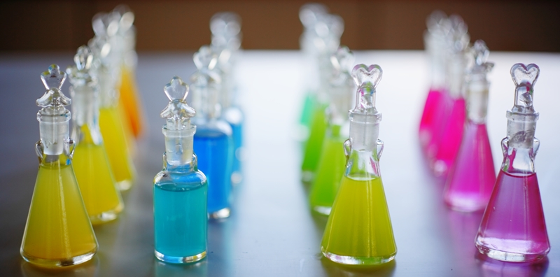 Old reagent bottles paradise. 前へならえっ!_b0227088_19422464.jpg