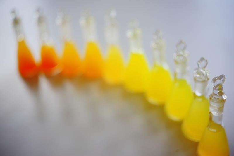 Old reagent bottles paradise. 前へならえっ!_b0227088_19424589.jpg