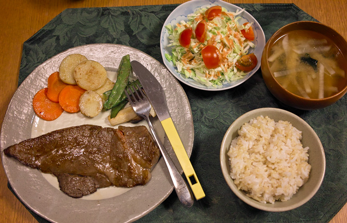 鳥つくね、カニサラダ、さんま ~1月の晩ごはんから~_e0224048_23531448.jpg