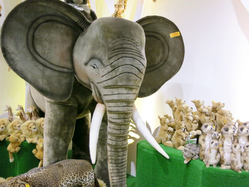 新千歳空港 シュタイフ ネイチャーワールド_b0131071_21212326.jpg