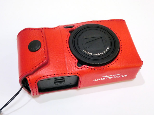 RICOH GR DIGITAL IV with ARTISAN&ARTIST 別注ボディケース レッド_b0042282_22491490.jpg