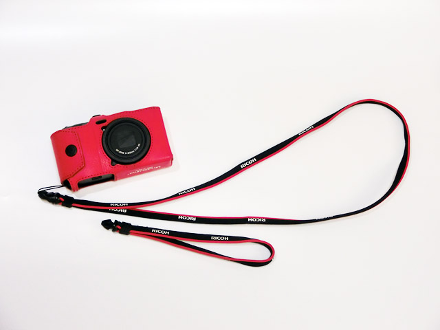 RICOH GR DIGITAL IV with ARTISAN&ARTIST 別注ボディケース レッド_b0042282_22492222.jpg