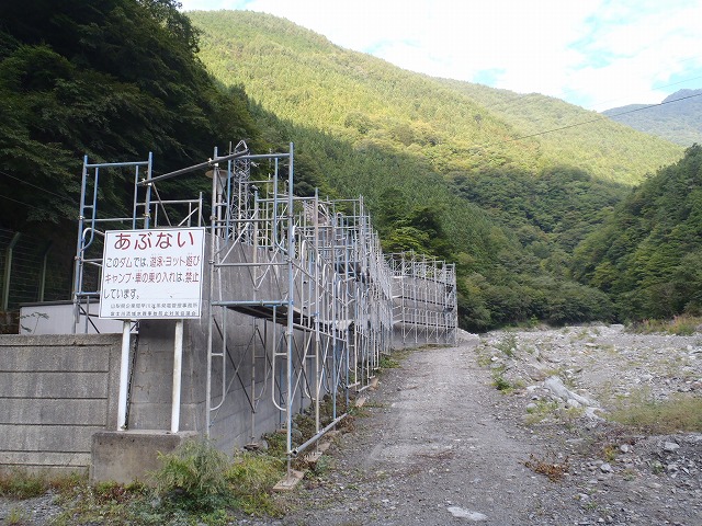 白峰南陵 地味だけど超キツイ笹山ダイレクト尾根!_c0147398_19362913.jpg