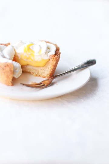 さくさく、ジューシー: 季節の果物のタルト (3) 春編_d0008146_21535473.jpg