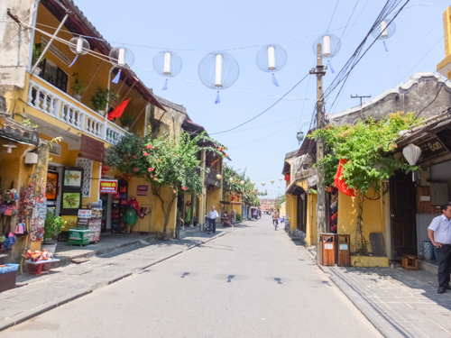 旧市街観光3 静かな午後 -ホイアン 4_c0041132_13352364.jpg