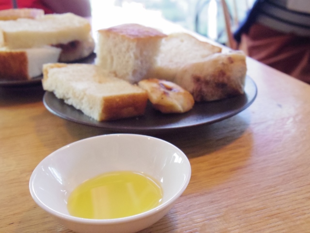 パンが食べ放題(ル・プティ・マルシェ 六本木)_b0287241_9491610.jpg