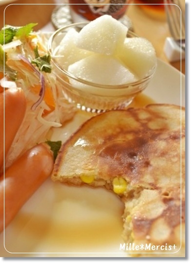 休日の朝はモロコシのパンケーキなんていかが?_a0348473_13515436.jpg