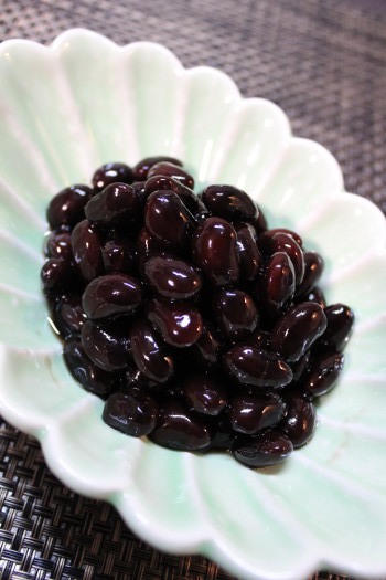 ダイドコ黒豆を煮る_d0346950_08051983.jpg