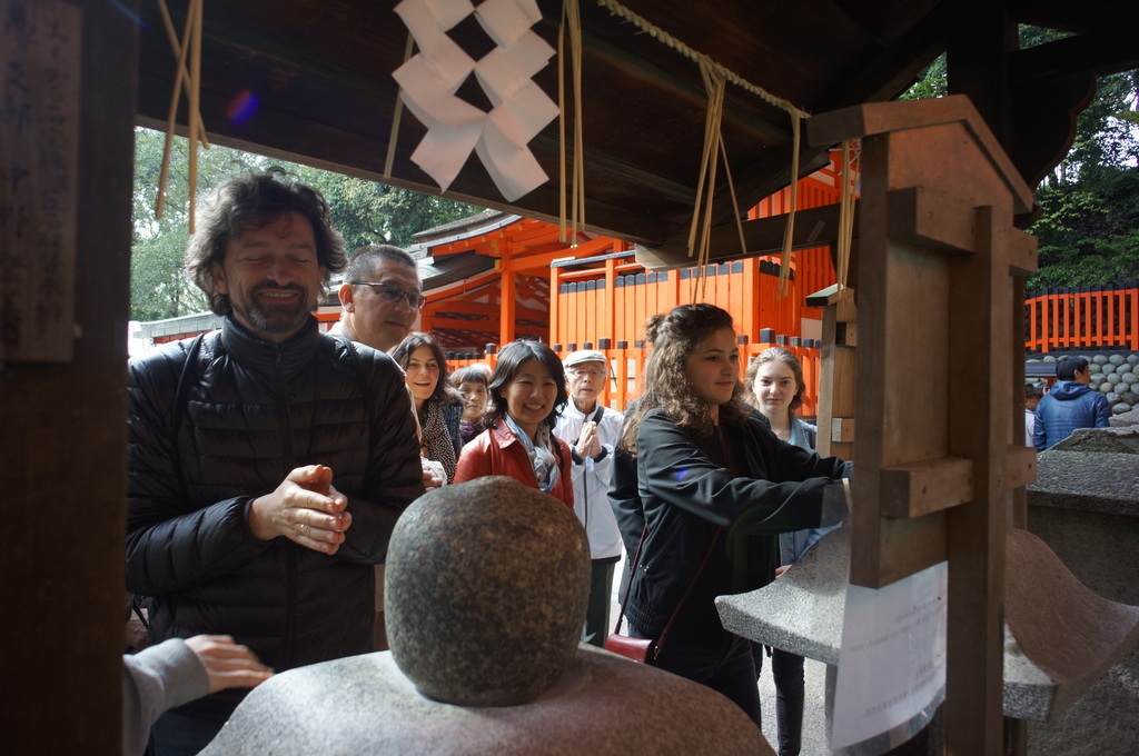 伏見稲荷の鳥居とAMPELMANN (2016春)_c0180686_00534751.jpg