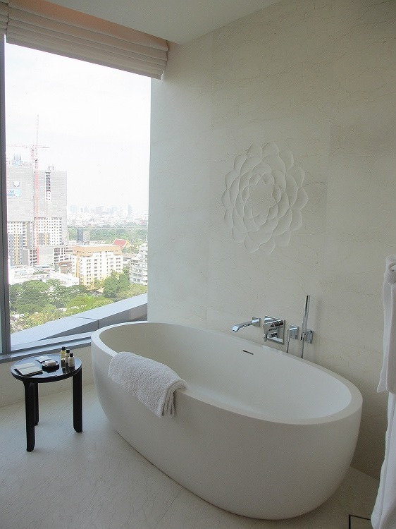 バンコクで一番美しいバスルーム_e0365419_10041637.jpg