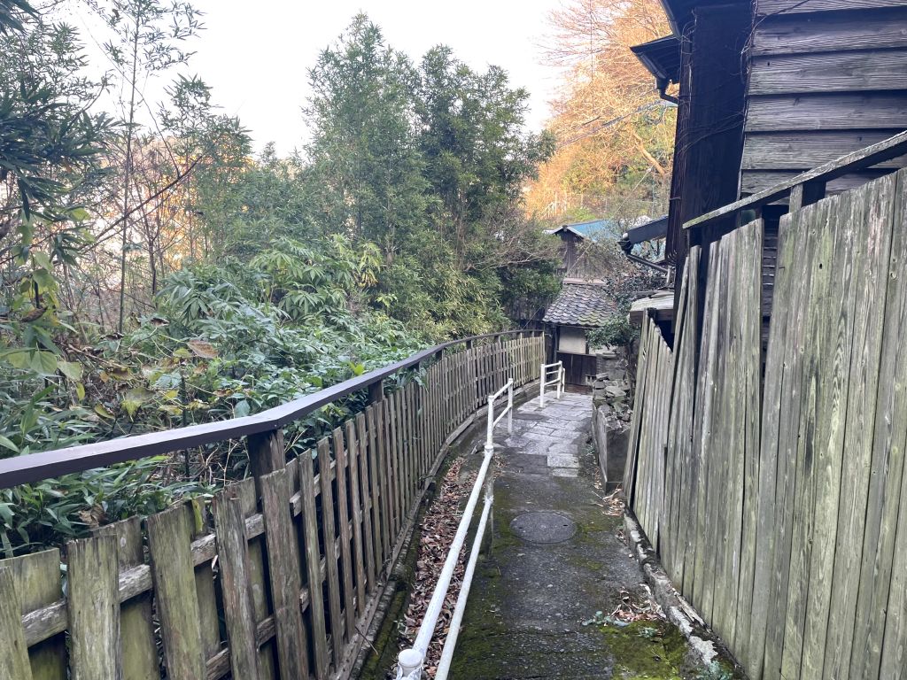 門司港の風師(Kazashi)地区はディープなところとして一部の人には有名だけど、この辺もそんな雰囲気が多少はあるかも