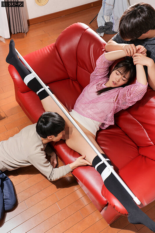 甥っ子の悪ガキ2人に開脚拘束エンドレスクンニでイカされる美人叔母 潤うるる 若月もあ 17枚目