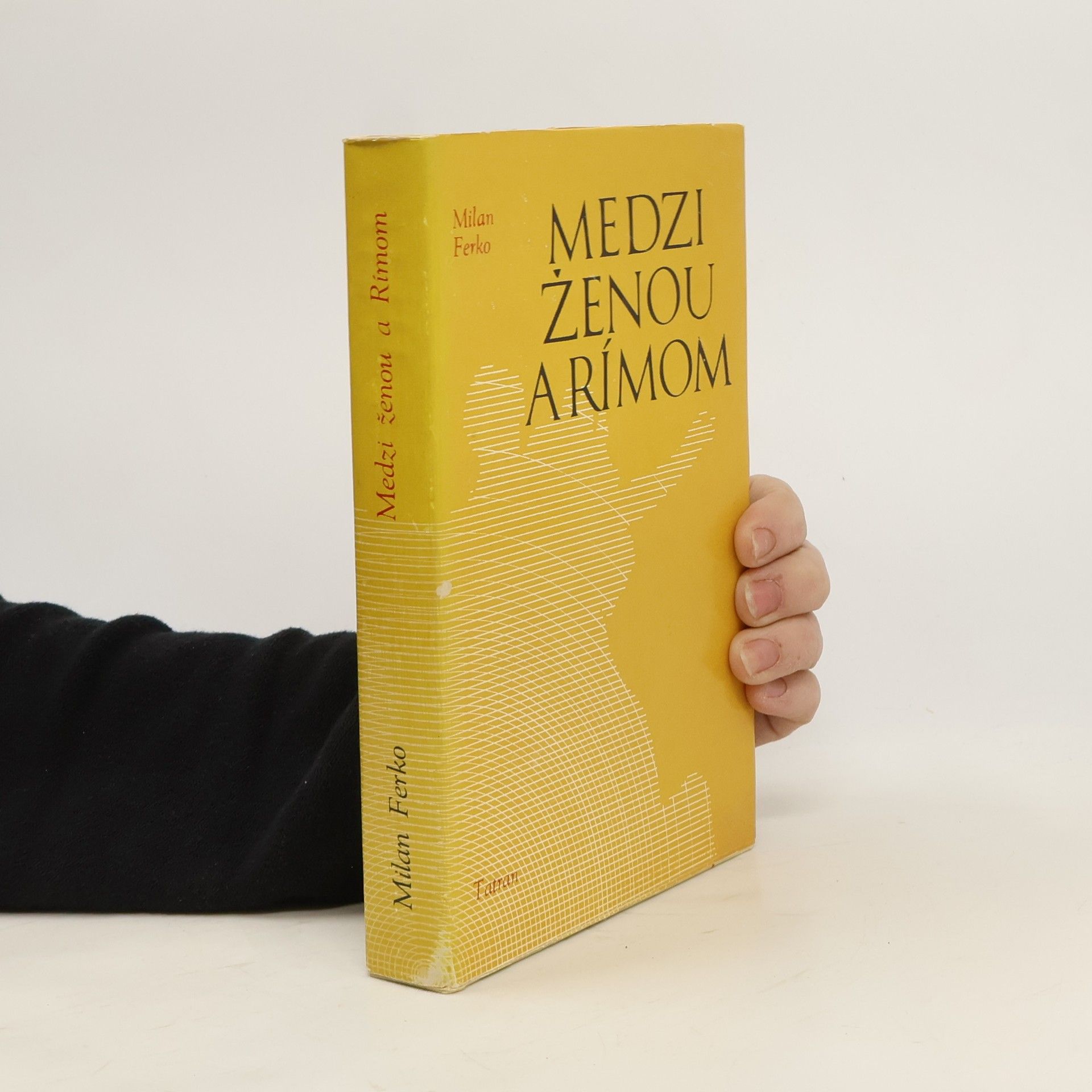 Medzi ženou a Rímom