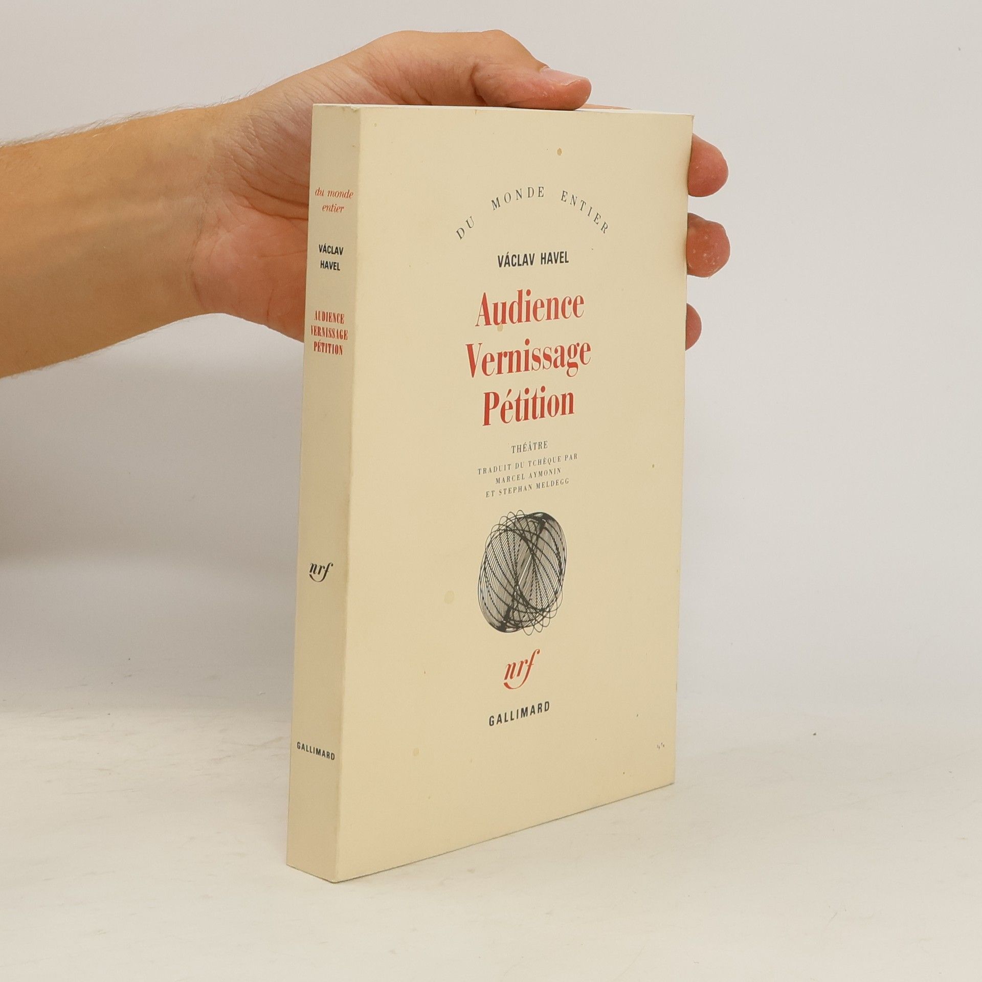 Audience. Vernissage. Pétition