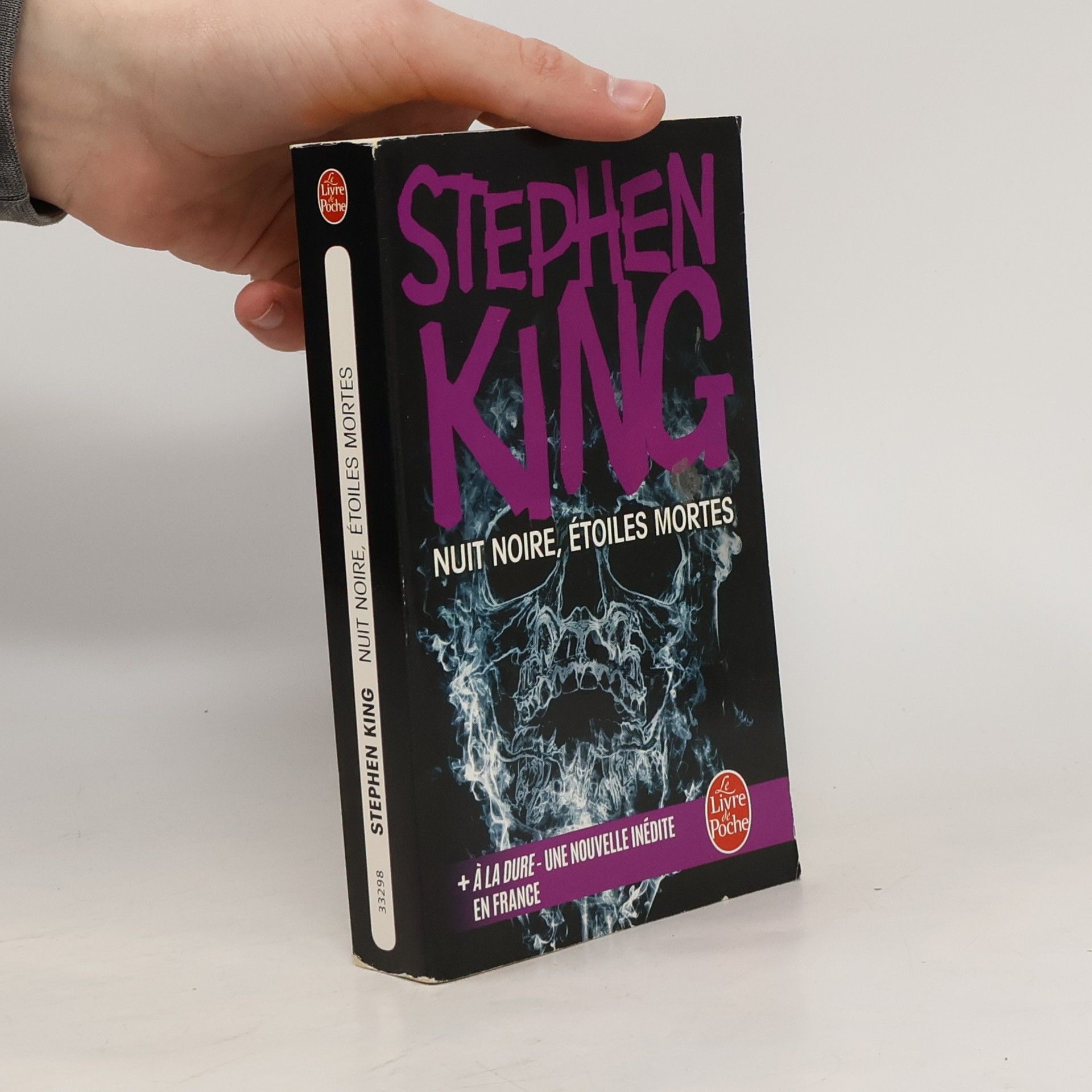 Nuit noire, étoiles mortes