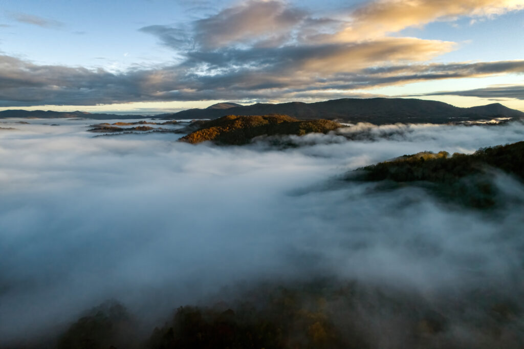 Blue ridge mountains mist