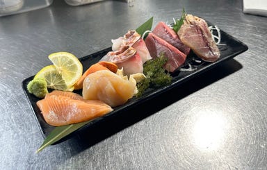 北の恵みと沖縄料理 大衆酒場こりす_本日の刺身三点盛り