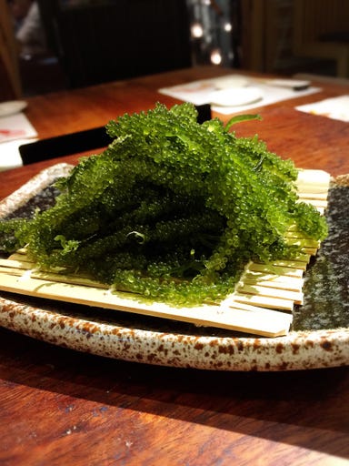 ゆったり掘りごたつで海鮮料理と沖縄料理が味わえる店 魚じん_海ぶどう