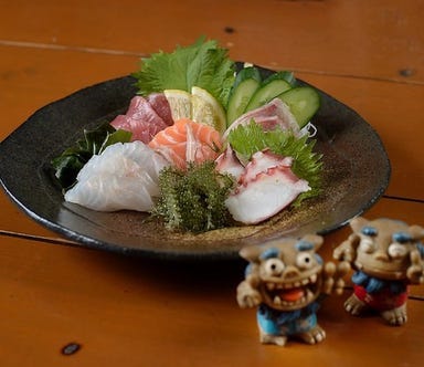 民謡島唄ライブ居酒屋琉球_刺身5点盛り合わせ