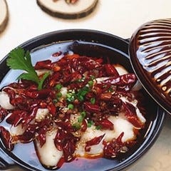 白身魚の激辛煮 横浜中華街 極上フカヒレコース× 宴会個室 横浜酒家_白身魚の激辛煮