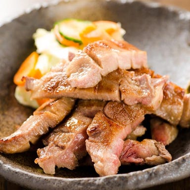 琉炭_名物!!熟成厚切り牛舌炭火焼!!