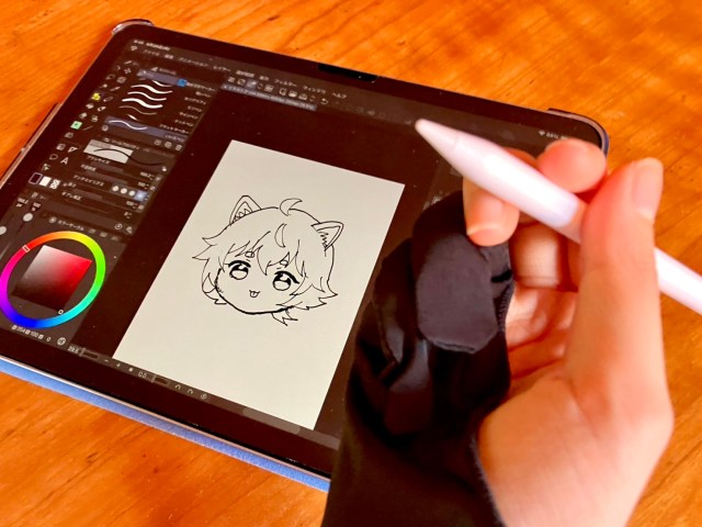 セリアの「タブレット用手袋」が絵描きにとって優秀すぎる!! あまりにも快適でセリアの存在に感謝するレベル セリアの「タブレット用手袋」が絵描きにとって優秀すぎる!! あまりにも快適でセリアの存在に感謝するレベル