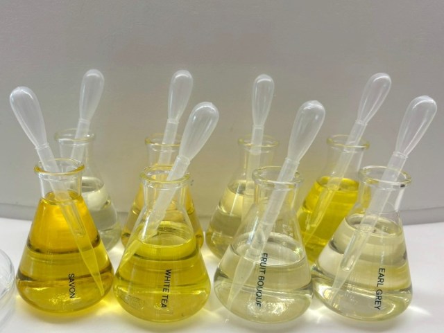 【体験レポ】世界にひとつだけの香水をつくってきた! 大自然の真ん中の人気スポットSHIRO「みんなの工場」 【体験レポ】世界にひとつだけの香水をつくってきた! 大自然の真ん中の人気スポットSHIRO「みんなの工場」