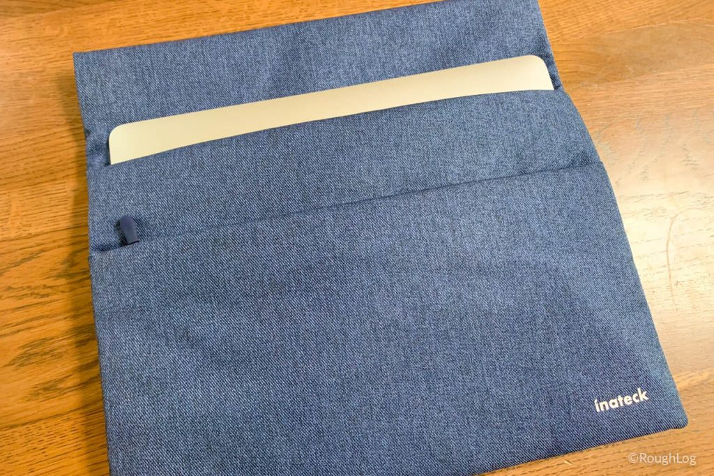 InateckインナーケースにMacBook Air 2018を収納