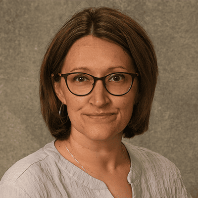 Headshot of Nikki Fennell