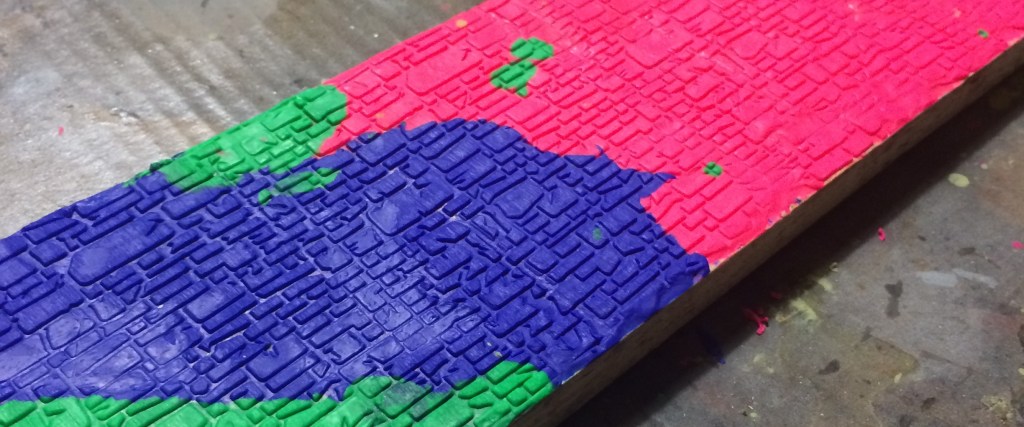 Malval table – Wall “Roll-molding” technique