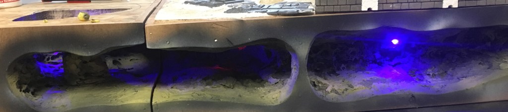 Malval table – Cavern painting